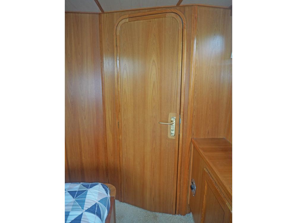Aft cabin, Accommodation